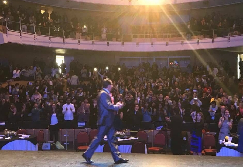 Dr. John Sachtouras lecturing university students on leadership and entrepreneurship