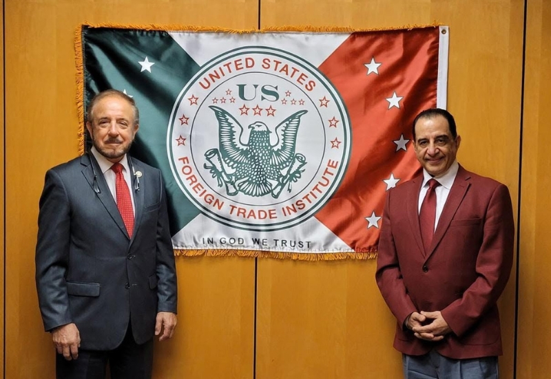 Dr. John Sachtouras at an international awards ceremony