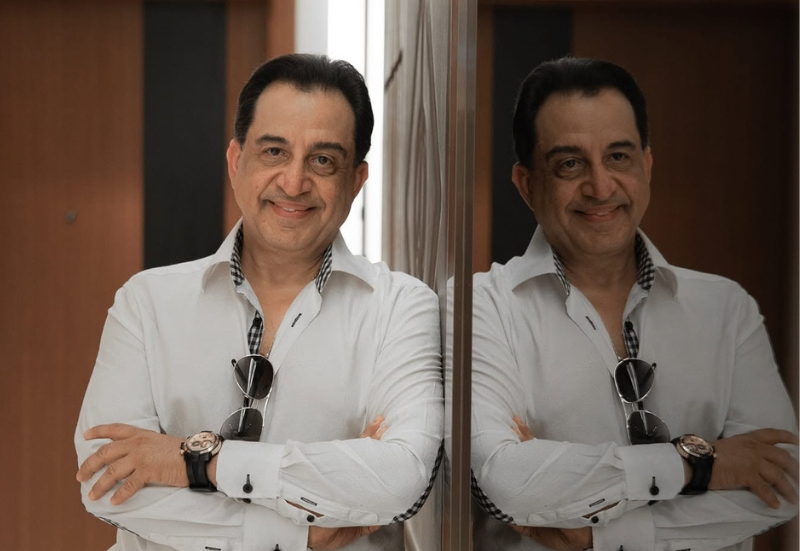 Dr. John Sachtouras at an international awards ceremony