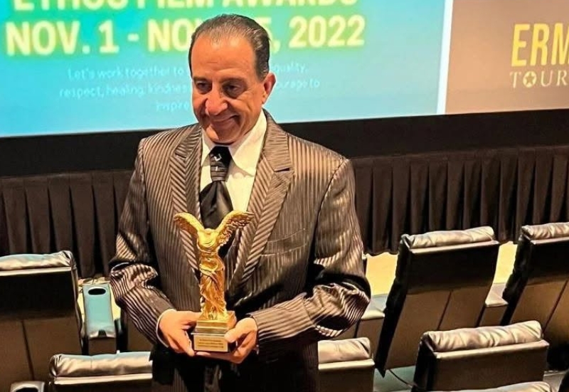 Dr. John Sachtouras at an international awards ceremony